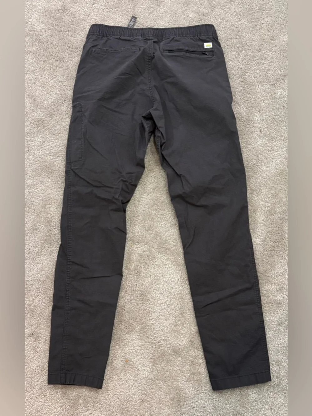 Vuori- Charcoal Drawstring Ripstop jogger with White Cord - Picture 2 of 5